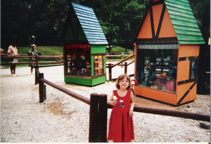 julie juin 2001 village des automates 006.jpg