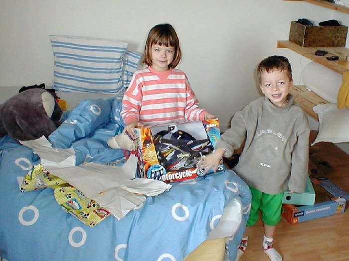 2004-jan-5rNoel.jpg