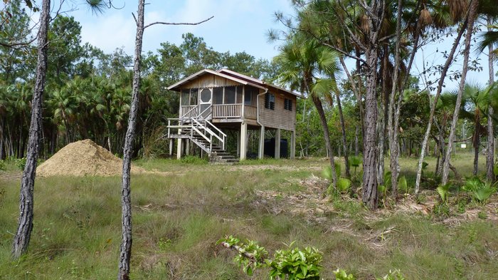 2 bungalow au fond du terrain Marga.JPG